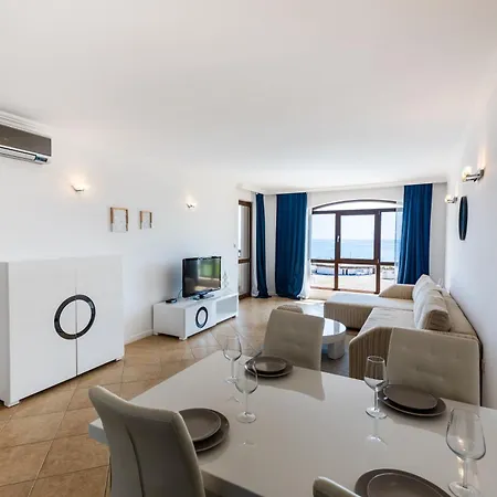 Oasis Club Rezort 4*