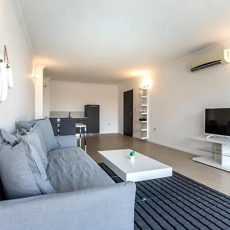 Oasis Club Rezort Lozenec
