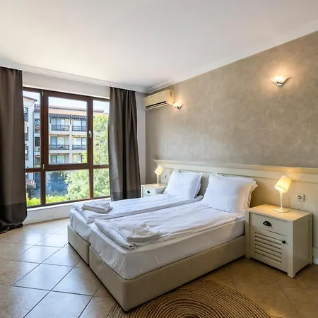 Oasis Club 4* Lozenec