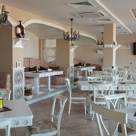 Rezort Oasis Club 4*