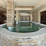 Oasis Club 4*