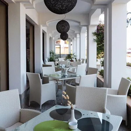 Station touristique Oasis Club 4*