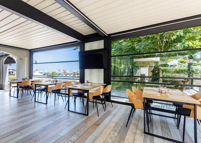 Oasis Club Лозенец