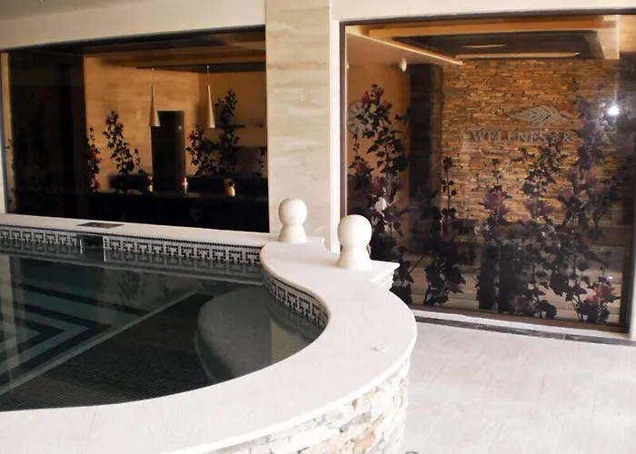 Oasis Club Курортный комплекс Лозенец