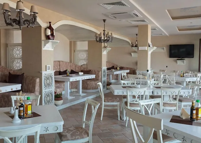 Курортный комплекс Oasis Club 4*